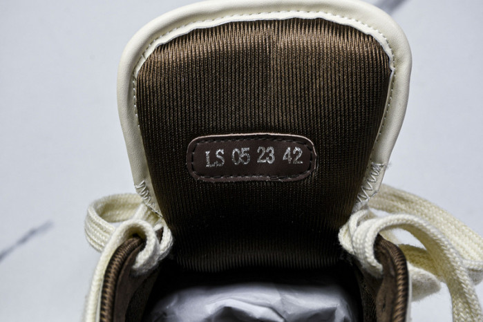 D10R B27 LOW 10702