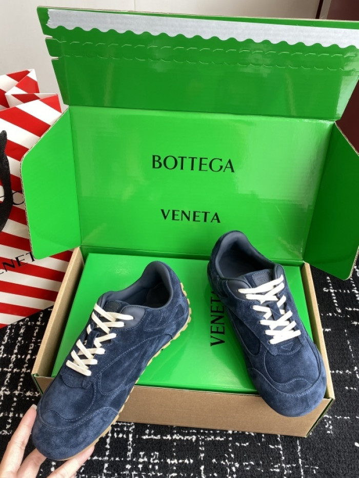 b0tt*ga Ven*ta sneaker