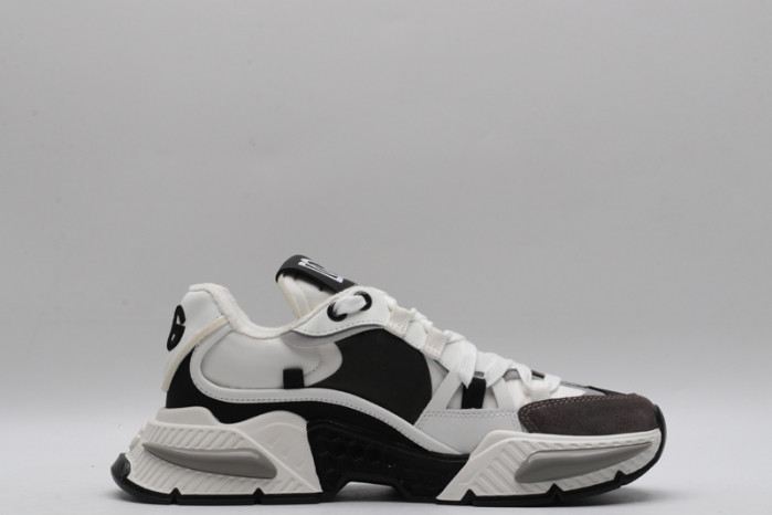 DG SNEAKERS 052505