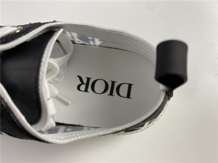 D10R B23 Sneakers Low Top